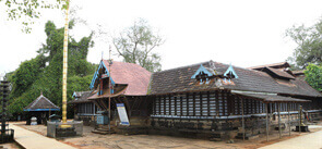 Thirumandhamkunnu Temple Angadipuram