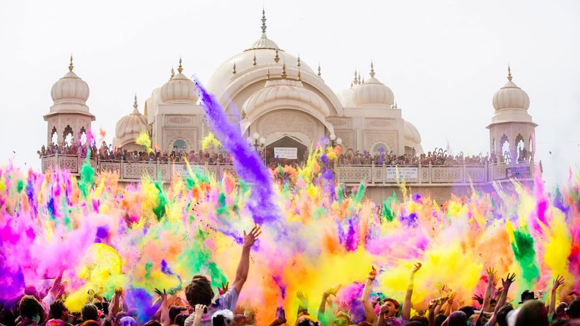 Should One Travel to India During Holi Festival? 