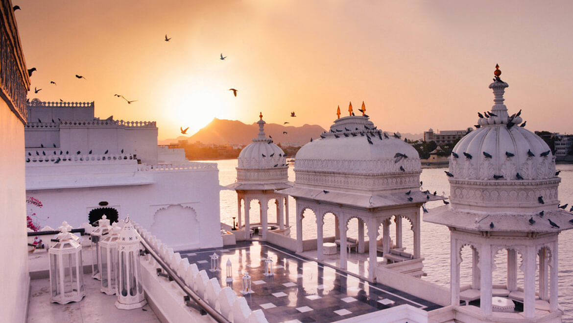 10 Amazing Hotels in India That You Must Visit Once in Your Lifetime 