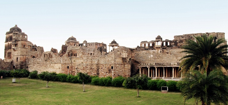 rani-padmini-palace