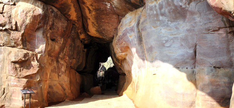 Bhimbetka-Cave