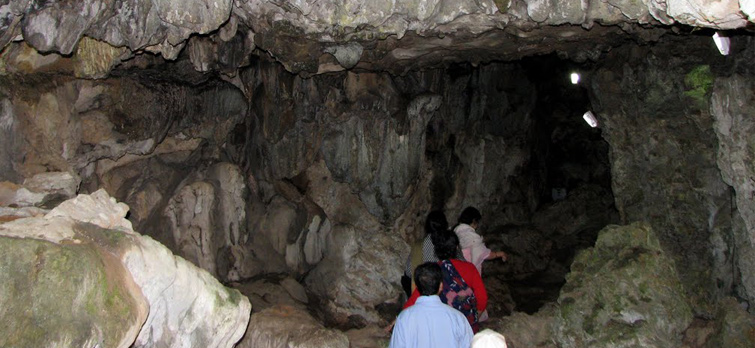 Mawsmai-Caves