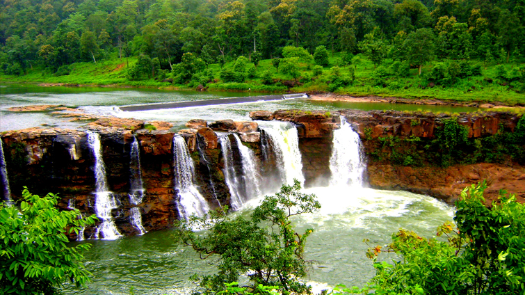 Gira Water Fall Saputara