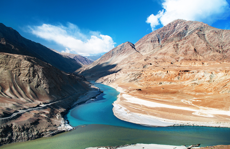 Confluence-Zanskar-and-Indus-River