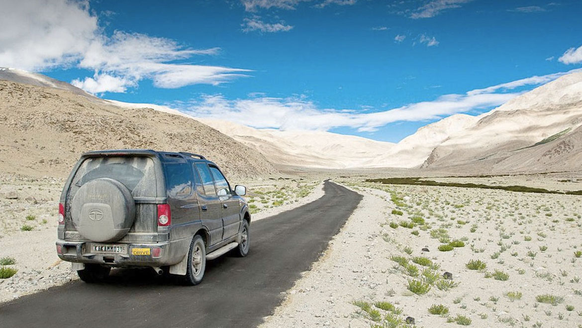 Road Trip from Delhi to Ladakh via Srinagar and Kargil 
