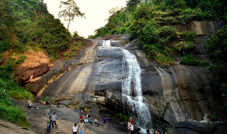 Thusharagiri Falls