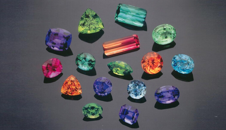 Gemstones-to-buy-in-Rajasthan