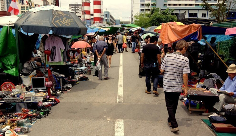 Quirky-Shopping-at-Sungei-Road