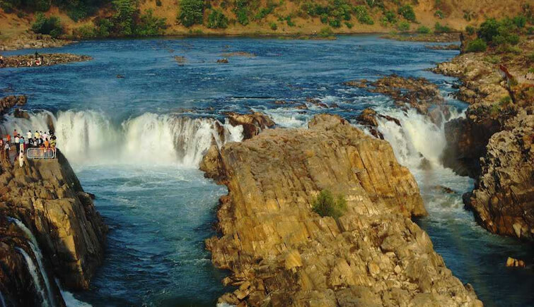 Dhuandhar Waterfalls