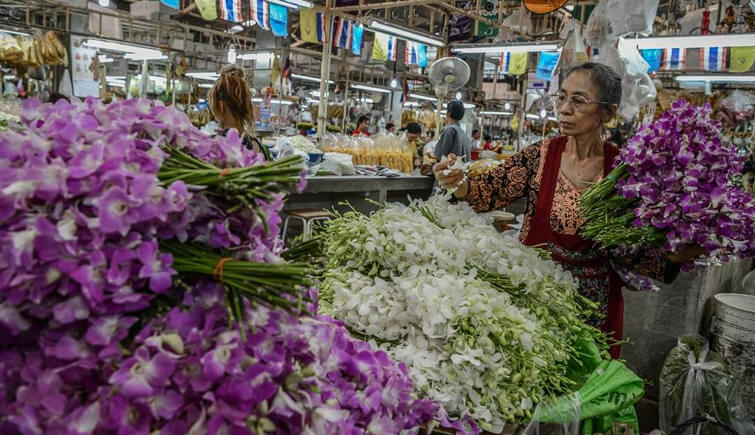 Pak Klong Flower Market in Bangkok