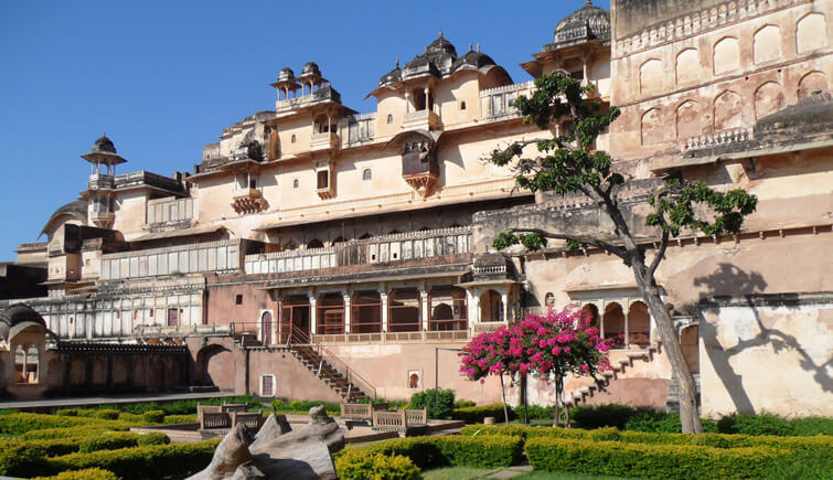 Historiacal Places in Bundi