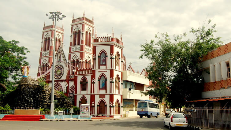 Basilica of the Sacred Heart of Jesus, Puducherry