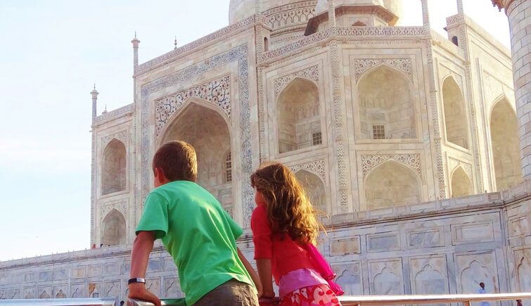 Kids at Taj Mahal