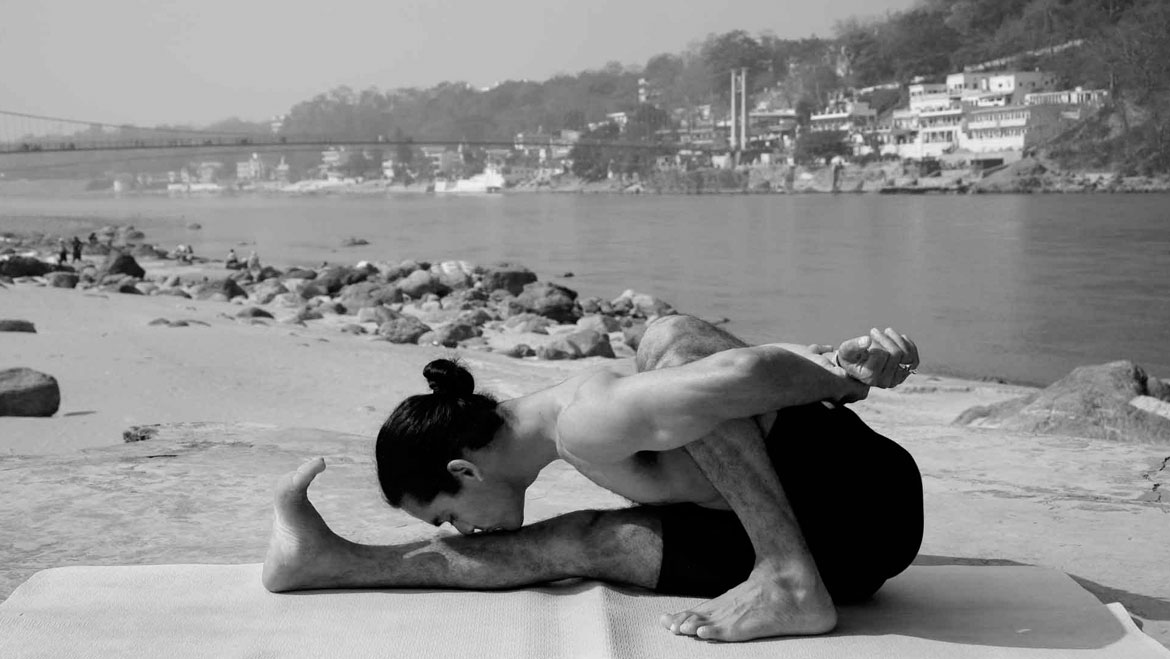 Experiencing the Benefits of Yoga amid the Himalayas in Rishikesh 