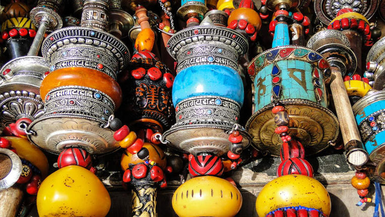 Tibetan Handicraft - Things to Buy in Kasauli