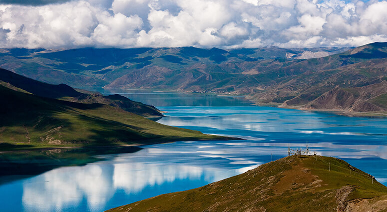 Lake Yamdrok, Tibet