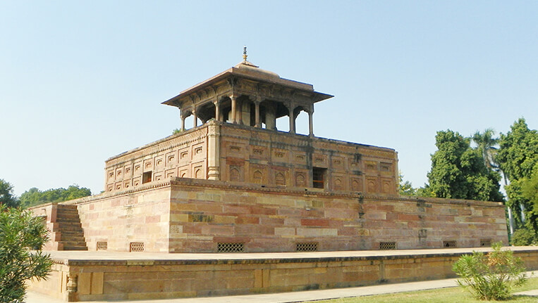 Shah Begum Tomb, Khusro Bagh, Prayagraj