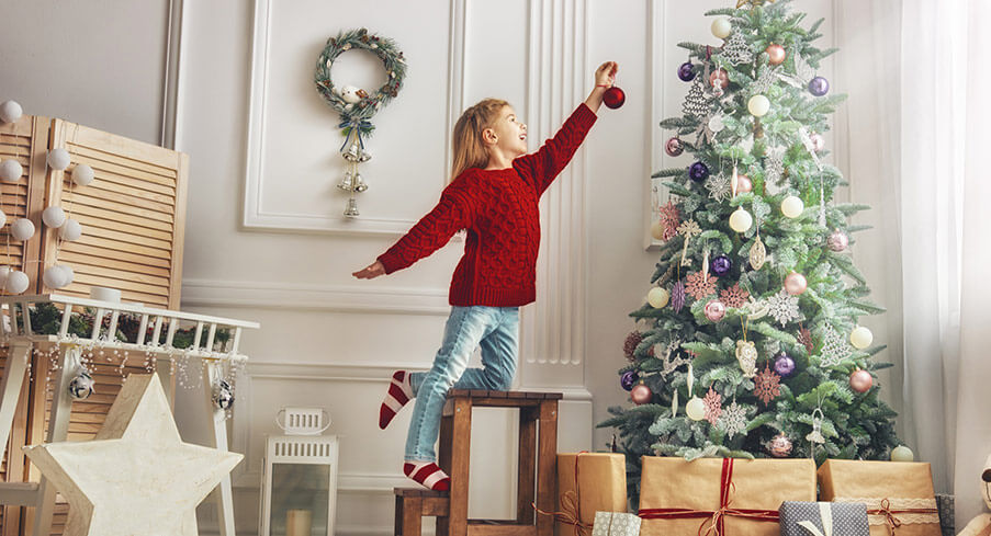 20+ Best Christmas Tree Decorations & Ornament Sets 2021 - Designbolts