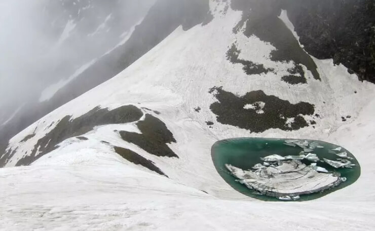 Roopkund Lake Winter Trek