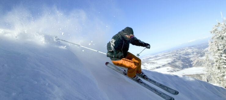 Skiing in Pahalgam, Jammu & Kashmir