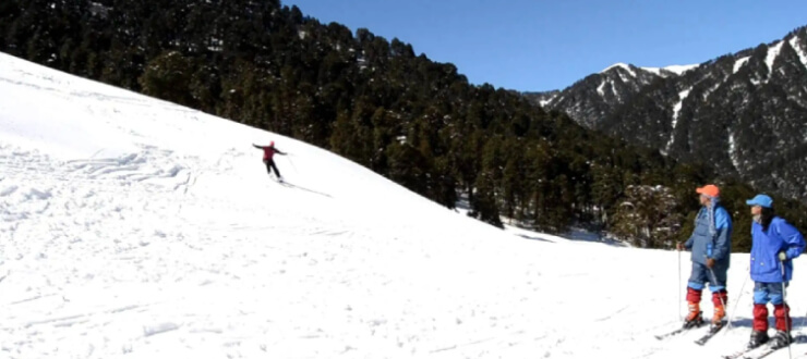 Skiing in Yumthang Valley Sikkim