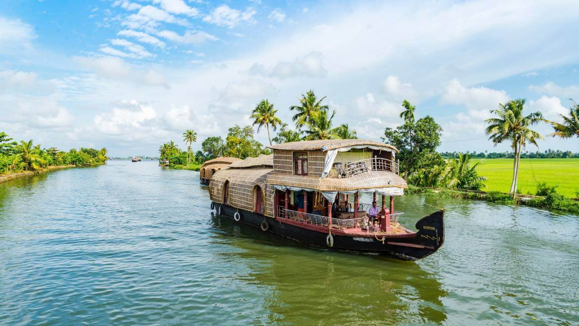 tourist attractions in kerala india