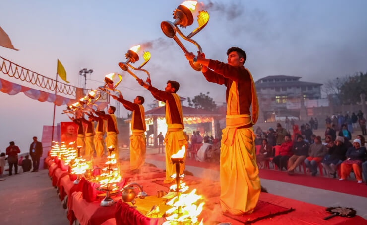 Varanasi Ganga aarti rituals at Assi ghat