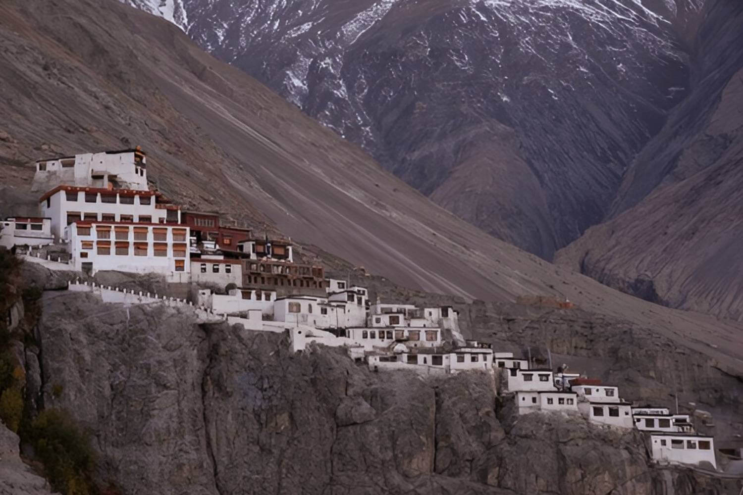 Leh Palace Ladakh-Best Places to Visit in Ladakh