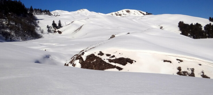Skiing in Dayara Bugyal Uttarakhand