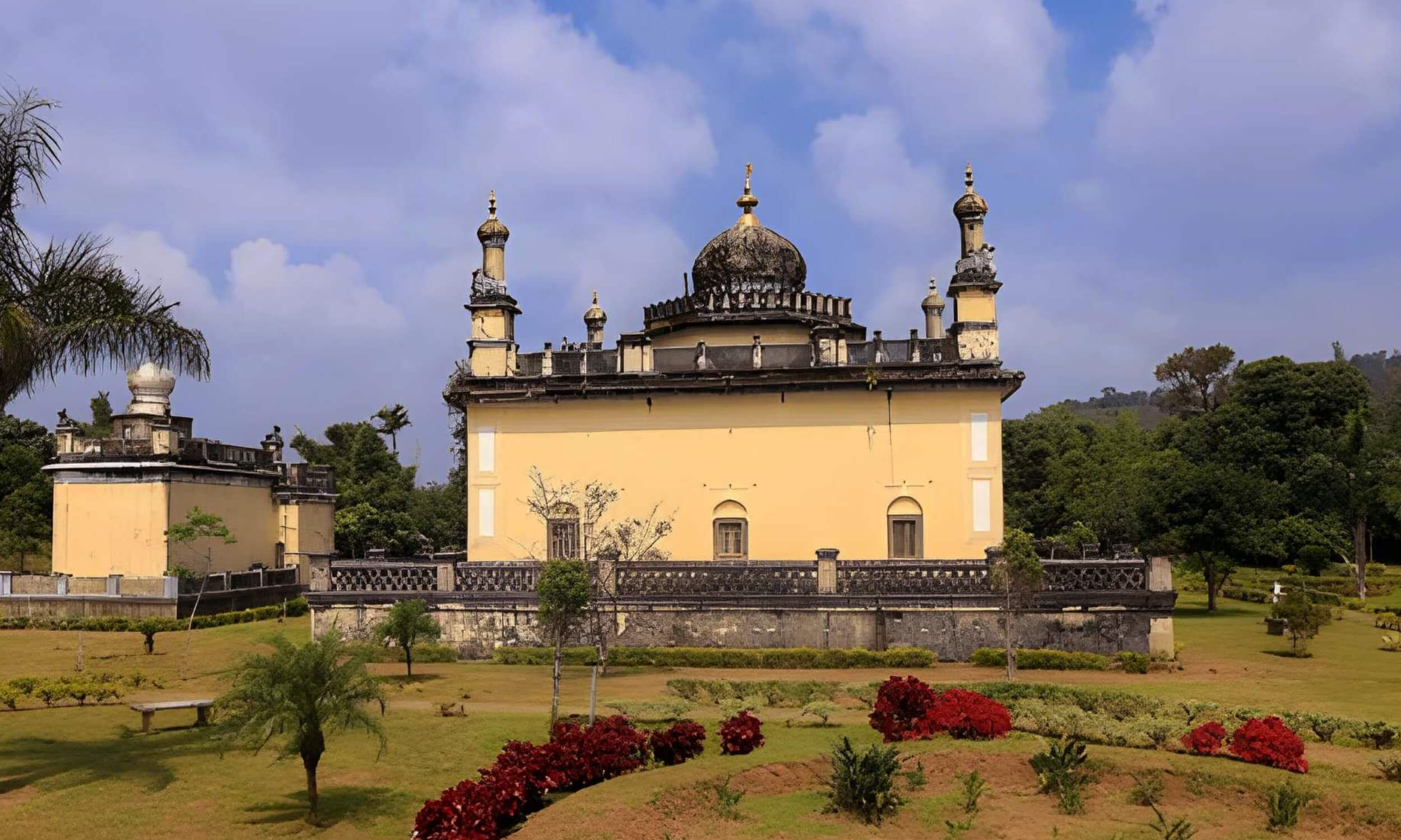 Rajas Tomb Karnataka