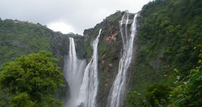 Nohkalikai-falls