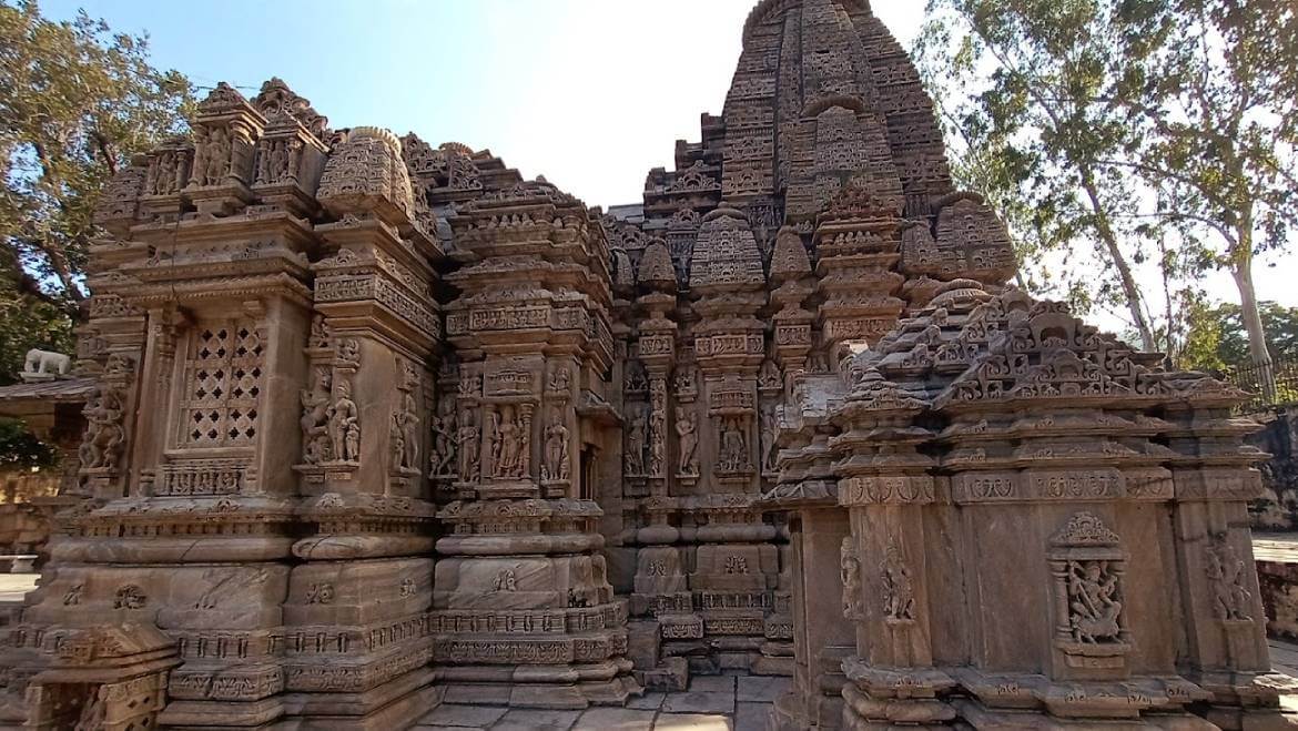 10 Popular Temples to Visit in Udaipur, Rajasthan
