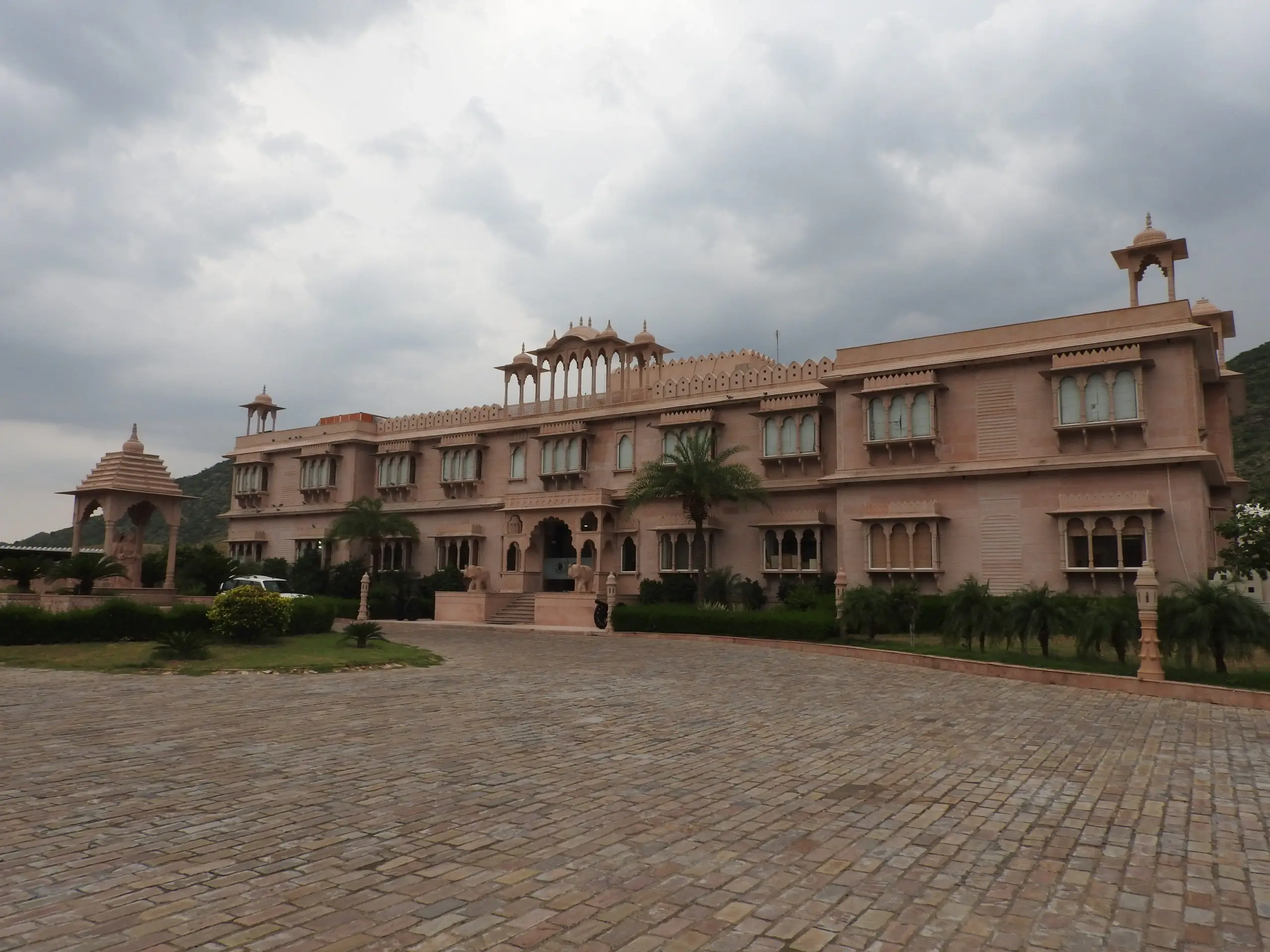 Hotel Bhanwar Singh Palace