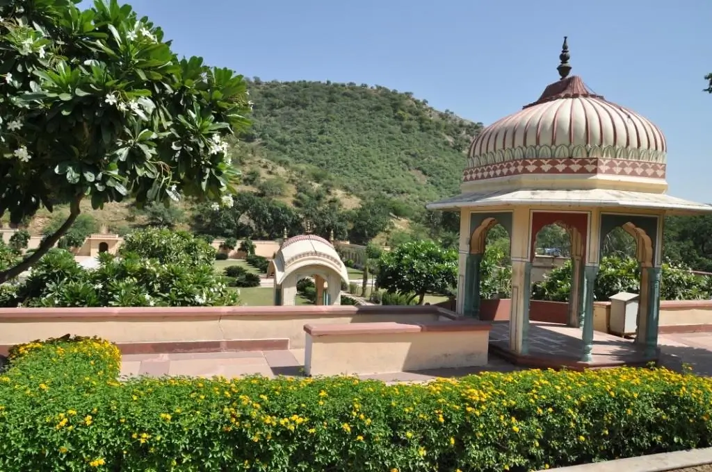 Sisodia Rani Palace & Garden
