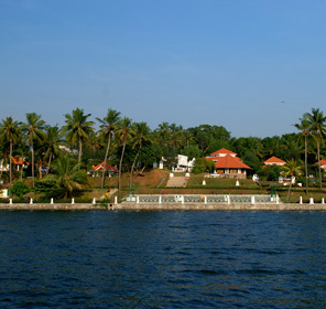 Aadithyaa Lakeside Resort, Kollam