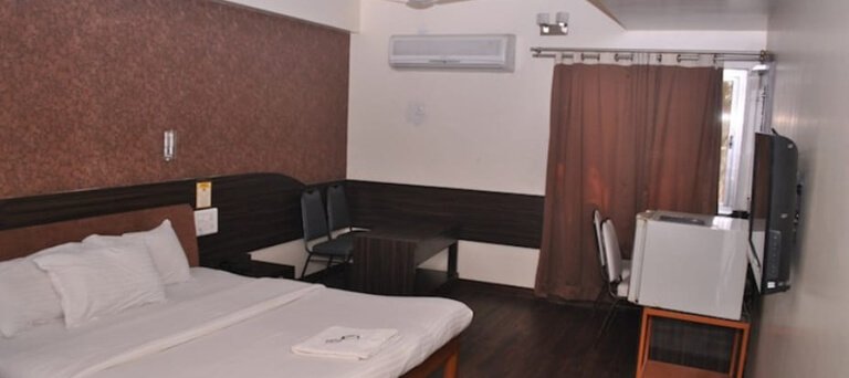 Hotel Yash Palace, Ahmednagar Maharashtra
