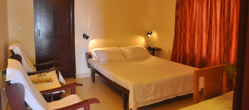 Hotel Illikkalam Lake Resort, Kerala