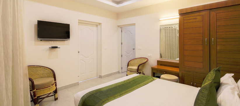 Monsoon Grande Hotel, Munnar