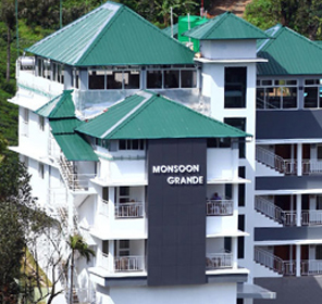 Hotel Monsoon Grande, Munnar
