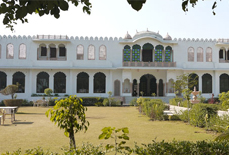 Hotel surya vilas palace