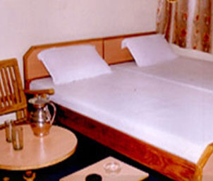 hotel-shubham-guptkashi