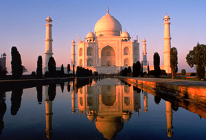 agra most popular tourist places