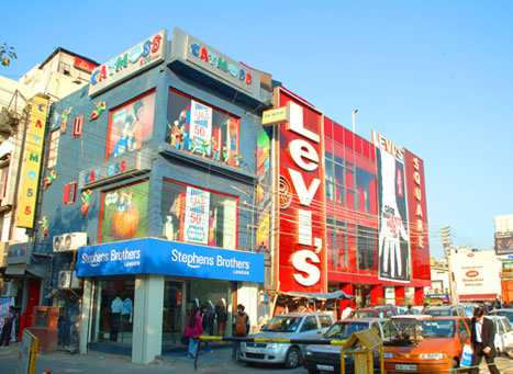 South Extension Shopping Market, Delhi - Best Place for Shopping in Delhi