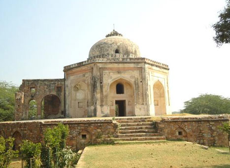travel account of dargah quli khan was
