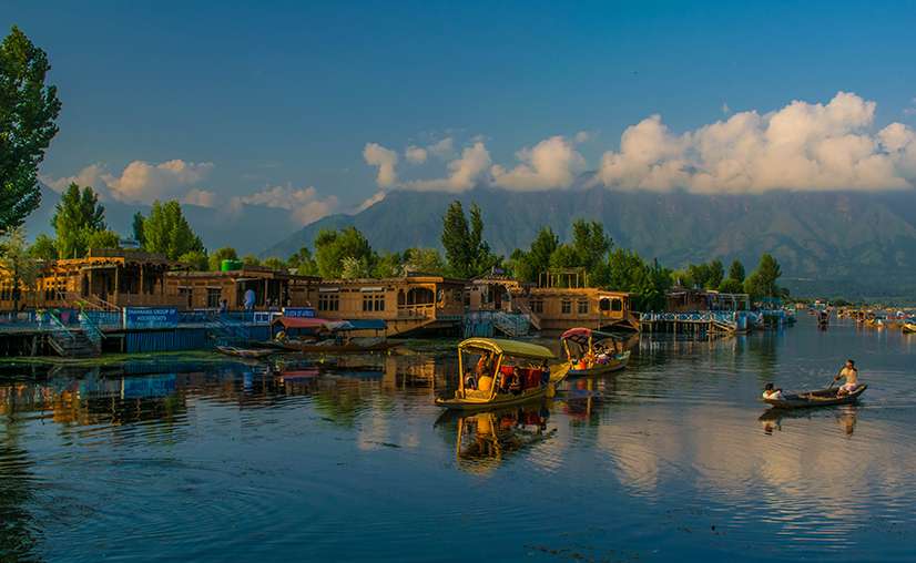 Dal Lake Srinagar The Pride Of Kashmir Tourism Tourist Attraction Dal Lake Srinagar The Pride Of Kashmir Tourism Tourist Attraction