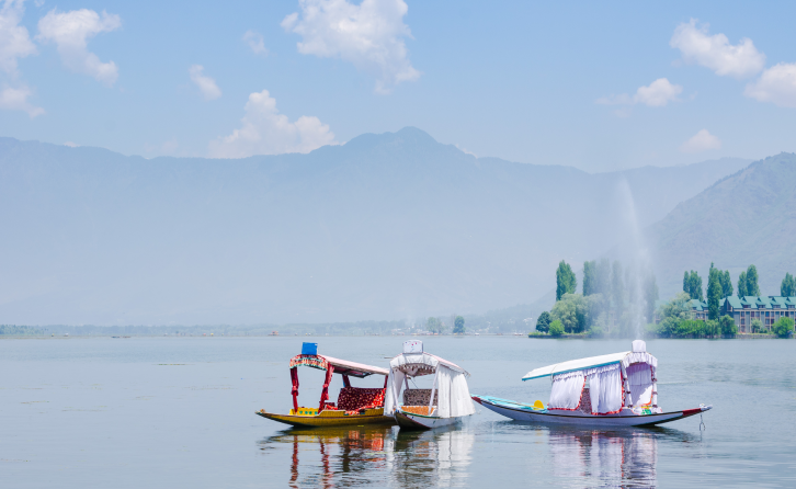 Honeymoon in Kashmir | Best Honeymoon Destinations in Jammu &amp; Kashmir