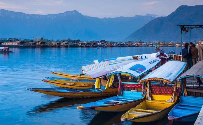 8 Unique Ways To Explore The Ambiance Around Dal Lake