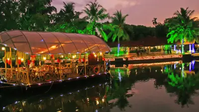 Luxury Backwater Tour of Kerala