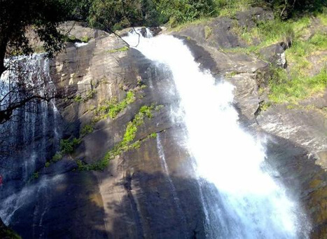 Keezharkuthu Falls
