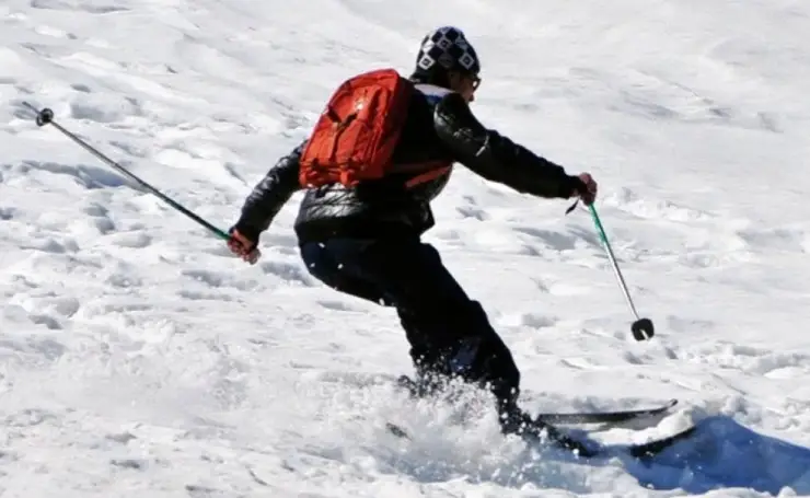 Skiing auli